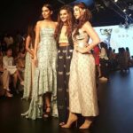 Shibani Dandekar Instagram - PAYAL SINGHAL YOU ARE SUCH A STAR! What a show! So proud! I love you @payalsinghal ... Posing as always with the squad! @monicadogra @laurengottlieb #Repost @lakmefashionwk ・・・ #CelebSpotted @shibanidandekar @monicadogra @laurengottlieb at #LakmeFashionWeek for @payalsinghalinc @lakmeindia @ajiolife #5DaysOfFashion