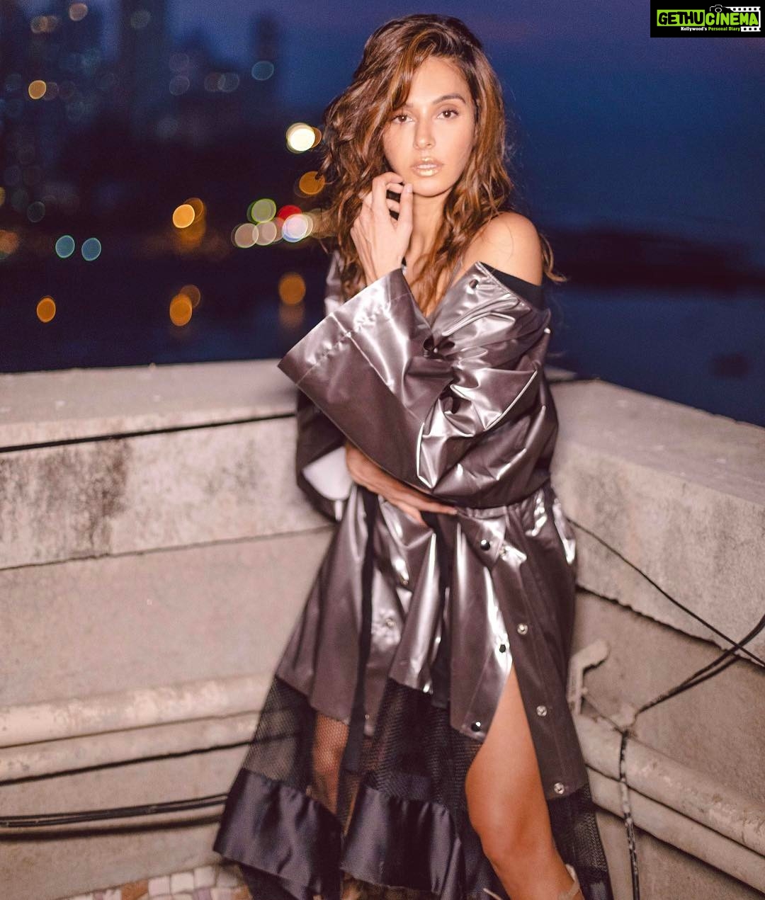 Shibani Dandekar Instagram - all you need is a little @dhruvkapoor 🙌🏽❤ styled by @archanawalavalkar photog @gauravsawn hair @virusreena
