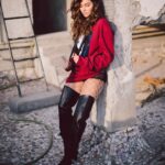 Shibani Dandekar Instagram – my @vetements_official boots and my @dhruvkapoor hoodie! life! styled by my girl @archanawalavalkar photog the insanely talented @gauravsawn hair by @virusreena 🙌🏽 @thatbrowngirl