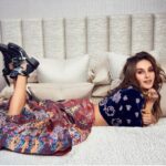 Shibani Dandekar Instagram - No #mondayblues here! #FSP @falgunipeacock @shanepeacock @falgunipeacock makeup by @inherchair hair @azima_toppo photog @adityaapatkar stylist @agneeshbanerjee 😜✌🏾️