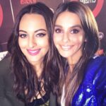 Shibani Dandekar Instagram - got a lot of love for this one! @aslisona @glblctznin #Noor #Zara ❤️