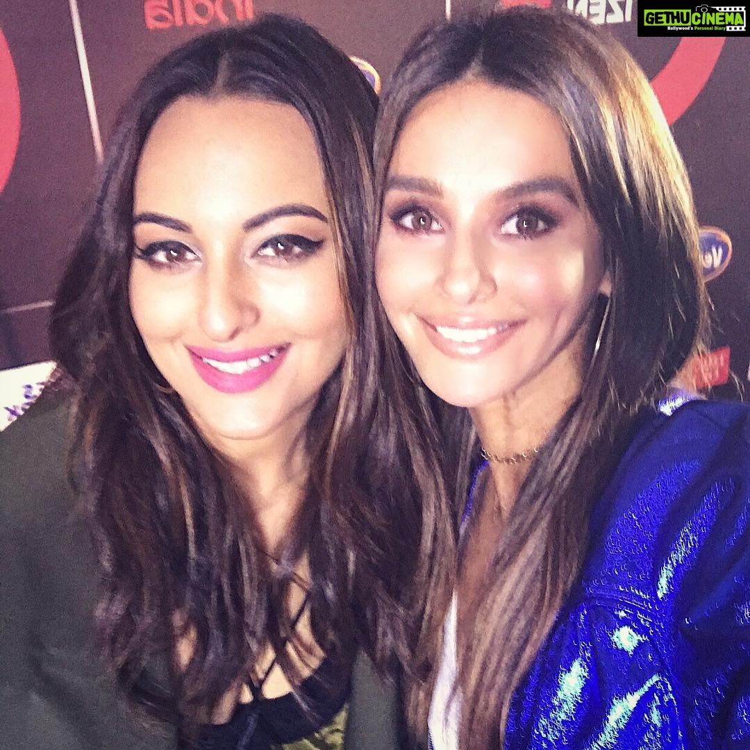 Shibani Dandekar Instagram - got a lot of love for this one! @aslisona @glblctznin #Noor #Zara ❤️