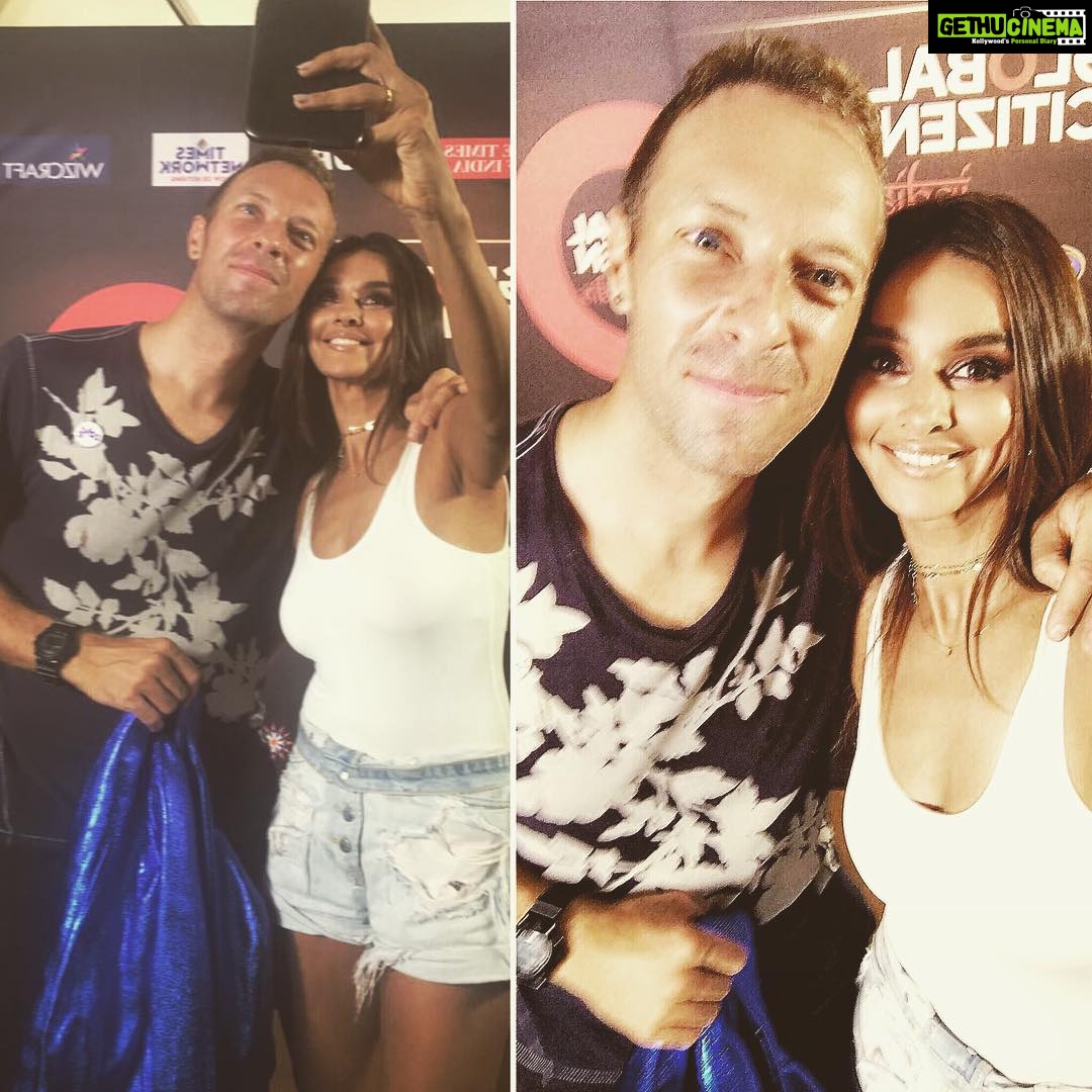 Shibani Dandekar Instagram - just another weekend hanging with this guy #ChrisMartin for @globalcitizenfestival2016 #HeStoleMyJacket 😂❤️