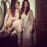 Shibani Dandekar Instagram - #Repost @payalsinghal ・・・ #lostfiles #behindthescenes @monicadogra @shibanidandekar in#payalsinghal #lakmefashionweek @bazaarbridein @ayeshaaminnigam @inherchair