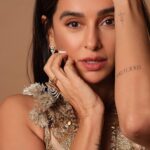 Shibani Dandekar Instagram - PS girl for life ⭐️ @payalsinghal hair @azima_toppo photos @sohillalani_