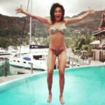 Shibani Dandekar Instagram - starting the day right ... @edenbleuhotel 🏄🏽 ☀️ 🍹#TheHealthyBrownGirl #beachlife #seychelles #brownisbeautiful #duskydandekar