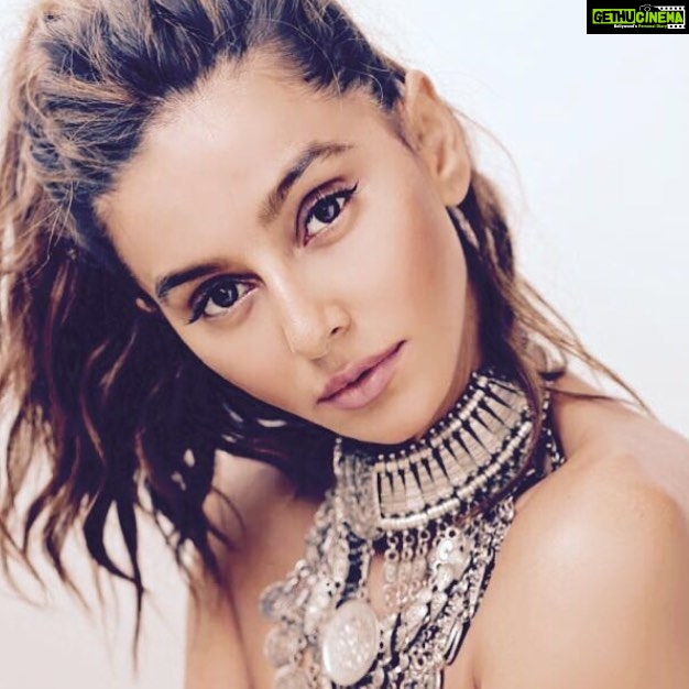 Shibani Dandekar Instagram - ready for my close up with @sashajairam ✌🏾️