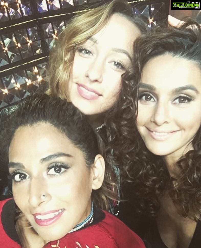 Shibani Dandekar Instagram - Tribe @monicadogra @inherchair π§π½π§πΌπ§πΎ