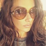 Shibani Dandekar Instagram - New Vintage Dior! Thank you @thegentlemanscommunity for sending me these funky glasses #thegetdown vibe ✌🏾️😎💋