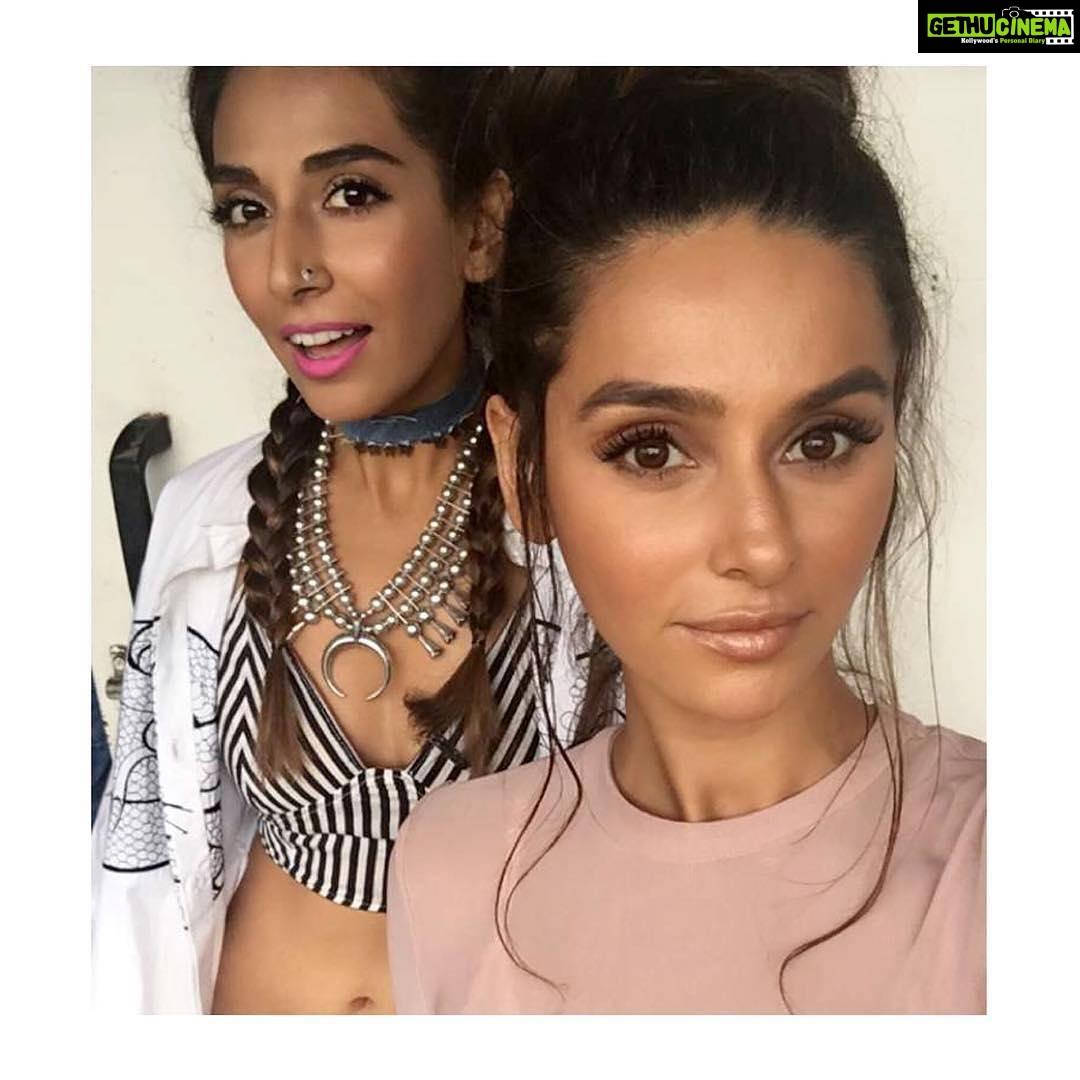 Shibani Dandekar Instagram - #Repost @inherchair ・・・ Oh my darlings #TheLook #TheStage2 #MakeUpXCass @monicadogra @shibanidandekar