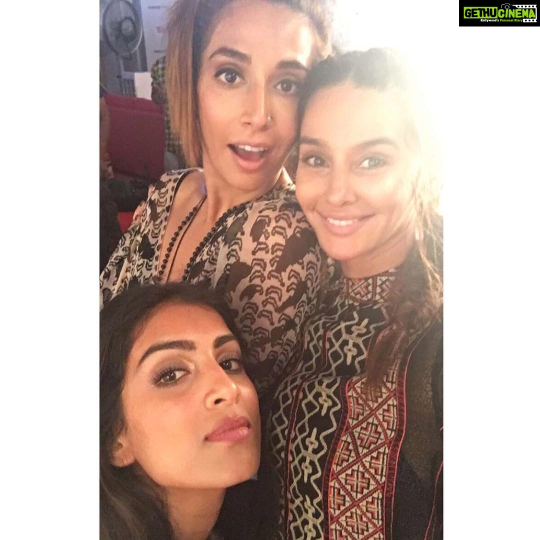 Shibani Dandekar Instagram - my soldiers @monicadogra @pallavisharda #IGotYou ❤️