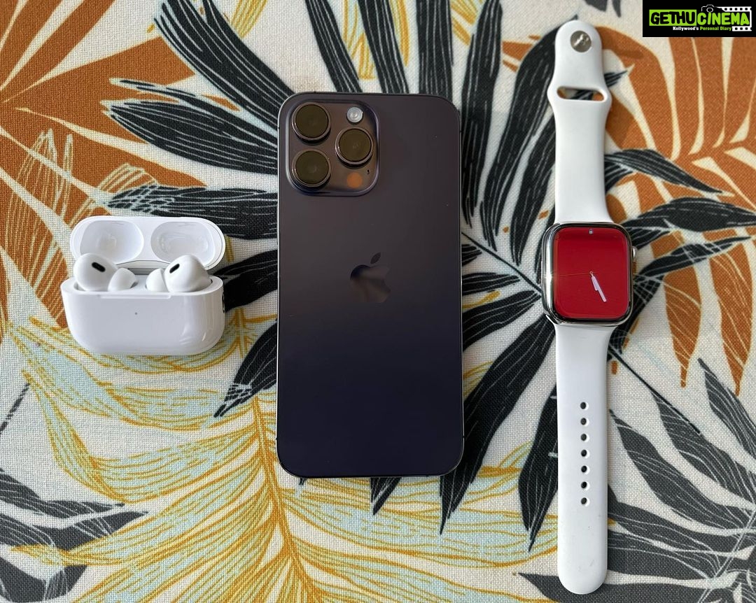 Shibani Dandekar Instagram - THE KIT! @apple #iphone14promax #airpodspro #applewatchseries8 🎱 #gifted