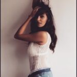 Shibani Dandekar Instagram - when you some lemonade to help you werk it in a shoot! #yonce BTS with @sashajairam 📷🙌🏽🐝