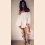 Shibani Dandekar Instagram - #demetakeover on a Saturday night! @demebygabriella ✌🏾️#londonlife