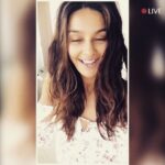 Shibani Dandekar Instagram - catch me live at 6pm today, i'll talk about my style journey and show you my wardrobe!! ✌🏾️💋