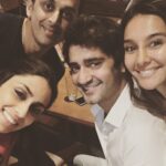 Shibani Dandekar Instagram - we don't like cricket! oh no! we LOVE it! nothing like a lazy lunch with your posse! #Gaffer #GauravKapur #IsaGuha love these fools! 🏏🙌🏽❤️ #WhyArentTheyOnInsta?