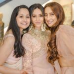 Shibani Dandekar Instagram - Happy birthday my Goose! Love you always ❤️ @apekshadandekar @vjanusha #sisterlove