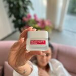 Shibani Dandekar Instagram - I have been using the L’Oreal Paris Crystal Gel Cream daily for a while now and I am delighted with the results. It’s powered with Salicylic acid that mildly exfoliates and leaves behind Crystal Clear Skin! It goes 10 layers deep into the skin, minimizes pores & gives upto 8 hours oil control. It’s a water based oil free formulation that locks in moisture without building up on excess oil that often leads to breakouts. I am in love with this product and recommend you try it too. Get yours now! #Collab #CrystalRevolution @lorealparis