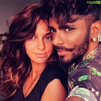 Shibani Dandekar Instagram - what happens when Mae comes to visit! we must selfie! @eltonjfernandez ✌🏾️