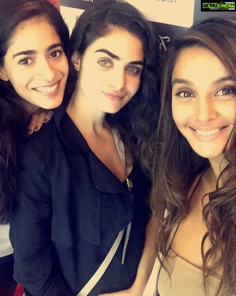 Shibani Dandekar Instagram - tonight for #kiehlsindia with @gabriellademetriades @diva.dhawan ✌🏾️