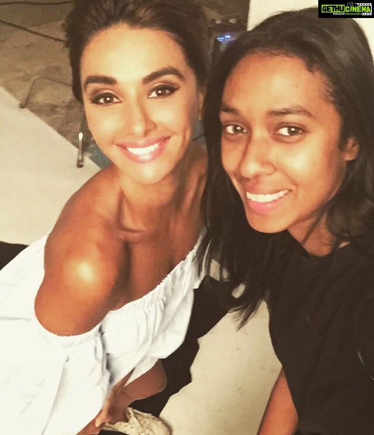 Shibani Dandekar Instagram - finally got to work with this amazing woman @alliaalrufai so talented,dedicated and professional! everything on point always! at an international standard.. much respect for her! thank you to you and your wonderful team! much love 🙌🏽💋 #stylist