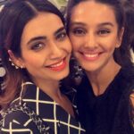 Shibani Dandekar Instagram – thank you my gorgeous @karishmaktanna for coming out #sephoramumbai @sephora_india big hug ❤️ seeing you soon
