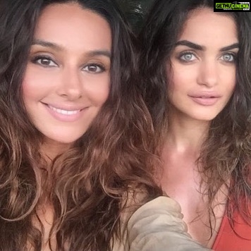 Shibani Dandekar Instagram - me and my Dem! #nofilter just some goa sun 🙌🏽
