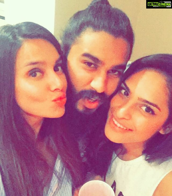 Shibani Dandekar Instagram - two of my London favs #radish #nins I miss ya β€οΈ @hardish @nina_h_r π¬π§βπΎοΈ