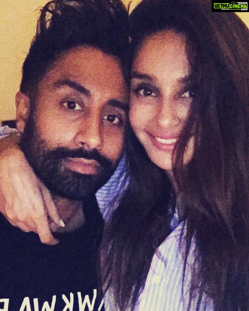 Shibani Dandekar Instagram - happiness for the new year! ❤️🙌🏽 @aruns1