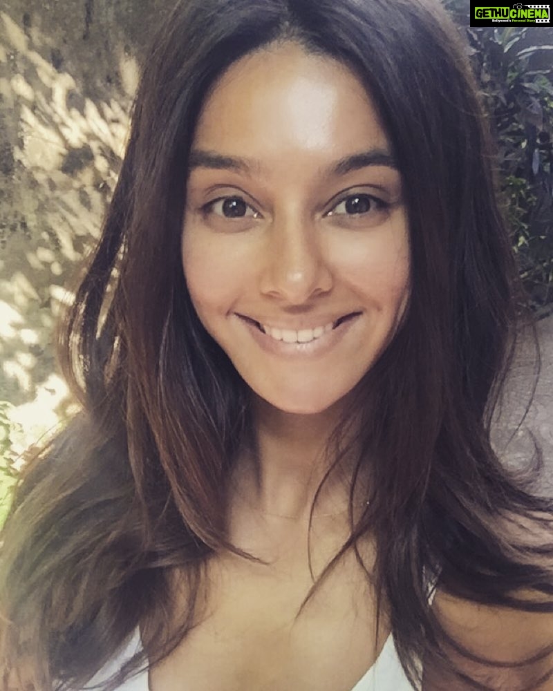 Shibani Dandekar Instagram - 4 days to Xmas #happiness ⭐️🌲