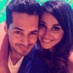 Shibani Dandekar Instagram - happy happy birthday to one of my favs @dino_morea love you like crazy my D! have a lovely day grumps! sending you lots of kisses and cake 🍰💋