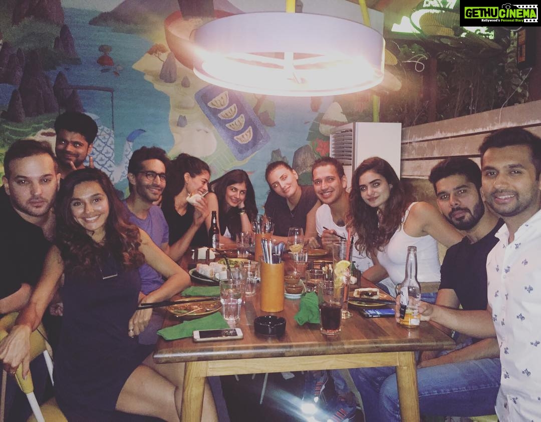 Shibani Dandekar Instagram - squad! @gabriellademetriades @iamonitnas @diva.dhawan @mariiamasha @acquinpais @nehan26 @shivburman