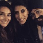 Shibani Dandekar Instagram - dinner last night with the crew! @m_reel @harrysohal with the sweetest surprise ever! thank you @aruns1 I miss you ❤️