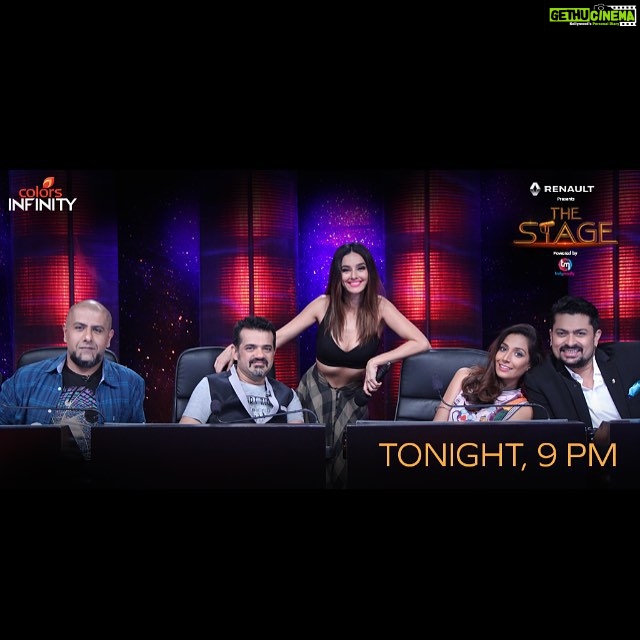 Shibani Dandekar Instagram - week 3 👊🏽 #thestage is heating up #colorsinfinity 9pm tonight @monicadogra @vishal.dadlani @ehsaan @devsanyal @ferzadpalia @hashimdsouza