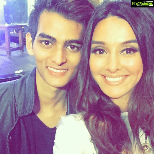 Shibani Dandekar Instagram - this boy slays with his killer vocals and sexy swag! watch @_yatharth_ on #thestage #colorsinfinity 9pm sat and sun don't miss it! @vishal.dadlani @monicadogra @ehsaan @devsanyal @ferzadpalia @hashimdsouza