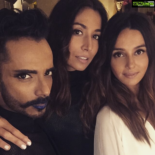 Shibani Dandekar Instagram - love them hard @eltonjfernandez @monicadogra ❤️