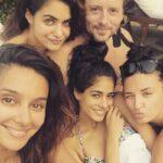 Shibani Dandekar Instagram - tan game strong! Sunday vibe with this lot @diva.dhawan @gabriellademetriades ✌🏾️