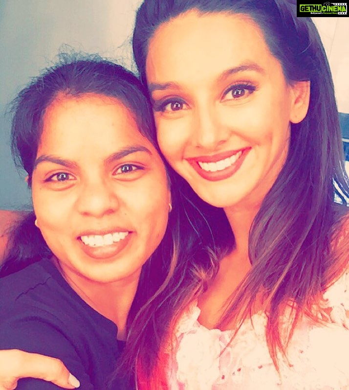 Shibani Dandekar Instagram - I love you Anu! thank you for everything @ajima_toppo #hairstylist #babysister #guardianangel