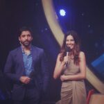 Shibani Dandekar Instagram - pretending to co host with this guy! #FarhanAkhtar #ICDT