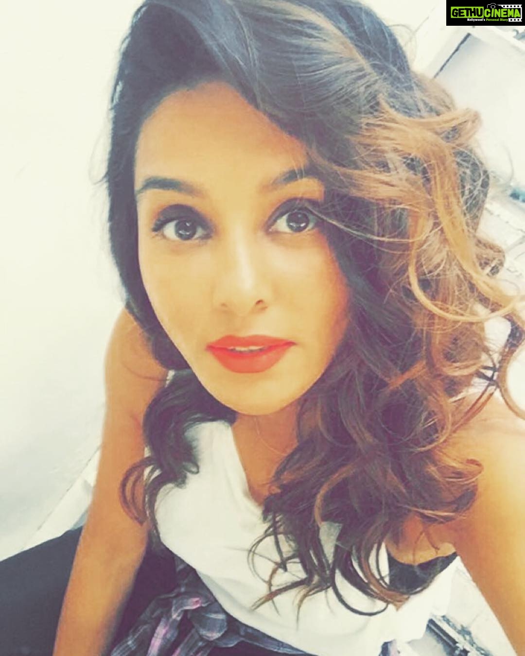 Shibani Dandekar Instagram - BTS at my shoot today! @missmalini HQ
