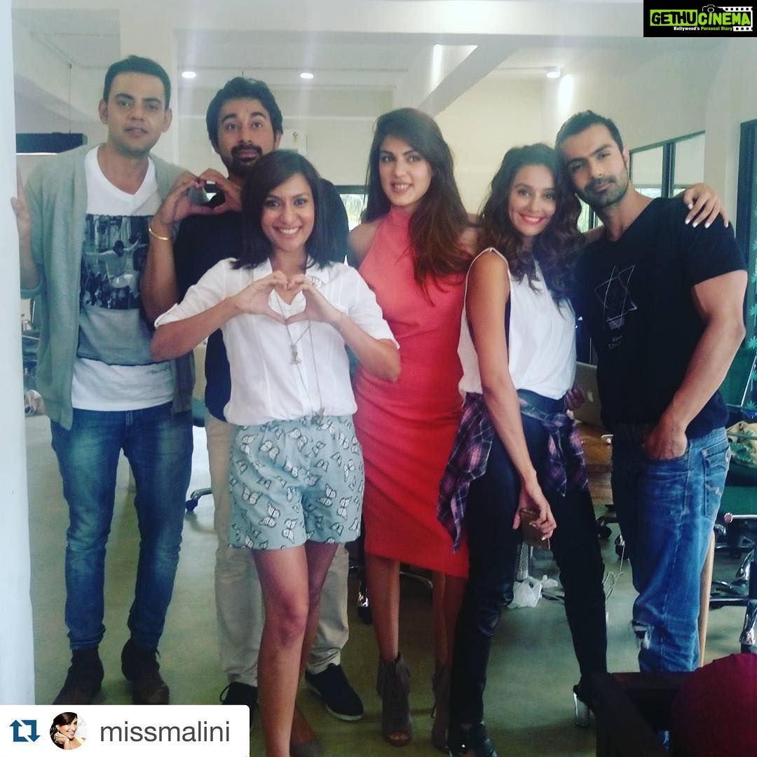 Shibani Dandekar Instagram - so much fun today at Miss Malini HQ #Repost @missmalini with @repostapp. ・・・ Super hilarious #BattleOfTheSexes with these awesomes! Stay tuned for all the questions you wanted answered on #MMWorld2 coming soon! @tlc_india