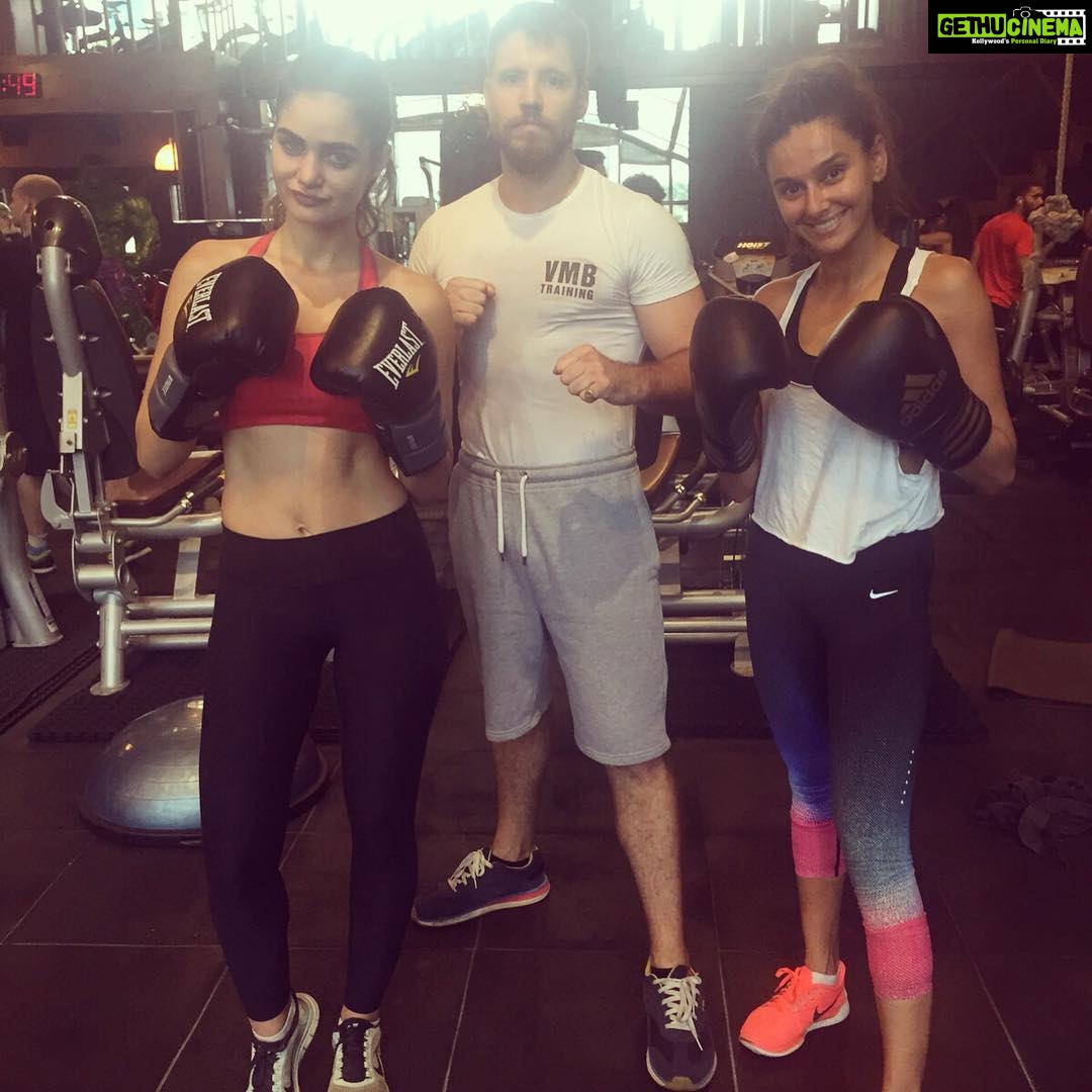 Shibani Dandekar Instagram - training squad! @vmb_training @gabriellademetriades #nikeindia @nikewomen 👊🏽