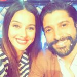 Shibani Dandekar Instagram - On set with this guy!! #farhanakhtar #ICDT
