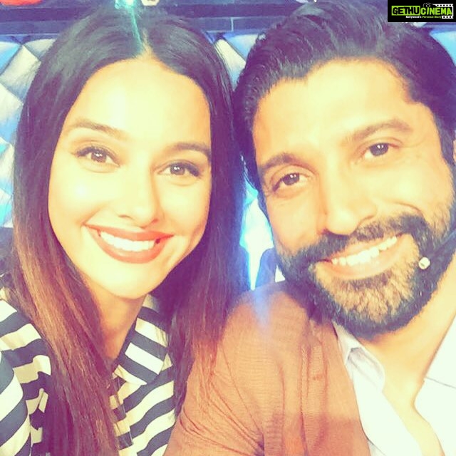 Shibani Dandekar Instagram - On set with this guy!! #farhanakhtar #ICDT