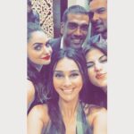 Shibani Dandekar Instagram - fun night with this lot! @gabriellademetriades @rhea_chakraborty @keithsequeira @ravi_krishnan1