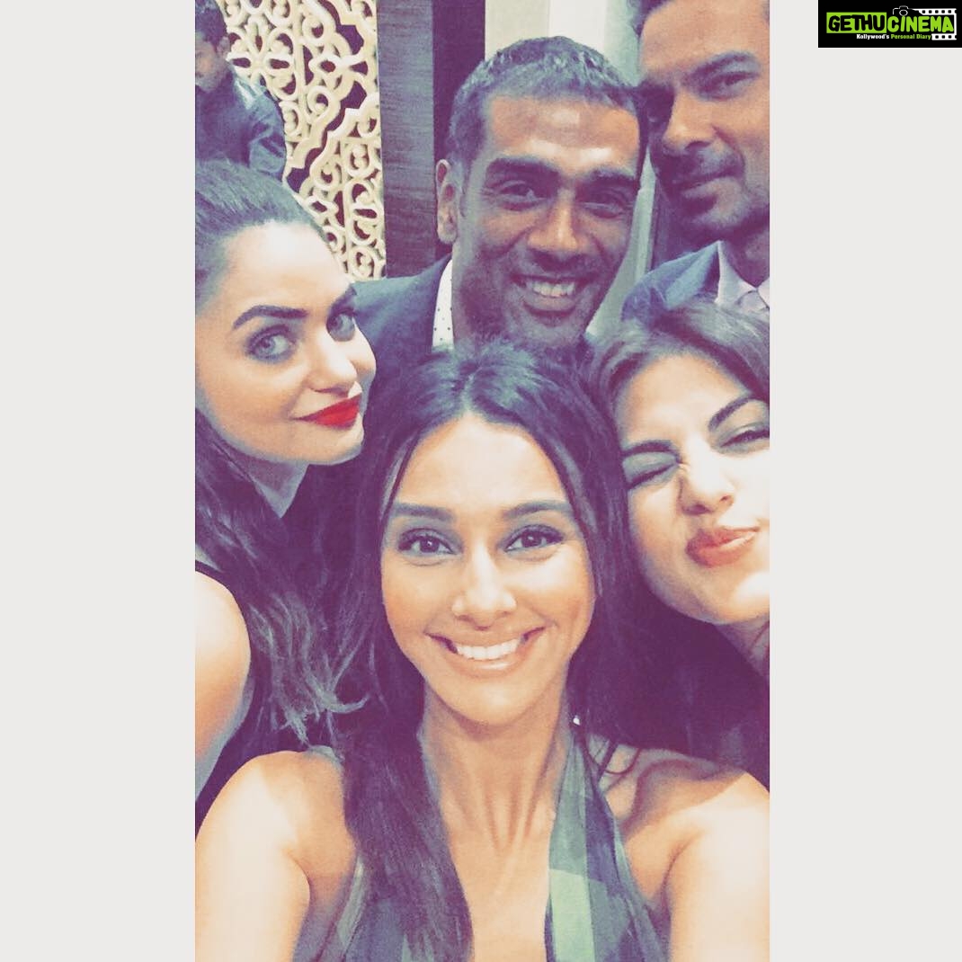Shibani Dandekar Instagram - fun night with this lot! @gabriellademetriades @rhea_chakraborty @keithsequeira @ravi_krishnan1