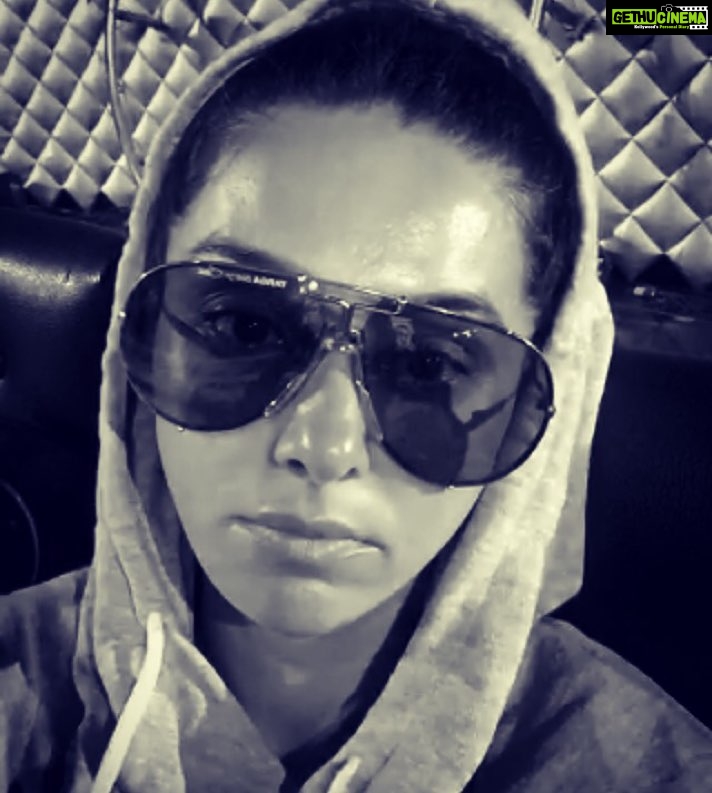 Shibani Dandekar Instagram - grumpy 5am face!