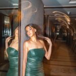 Shibani Dandekar Instagram - Young Wild and Green! 🛶 dress @deme_love_ @gabriellademetriades phone @apple bag @balenciaga makeup @inherchair hair @reenaduttahairstylist assisted by @azima_toppo for @parcosbeauty Influencer awards