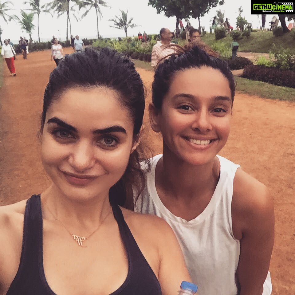 Shibani Dandekar Instagram - getting back into it with my fitness buddy @gabriellademetriades #thehealthybrowngirl
