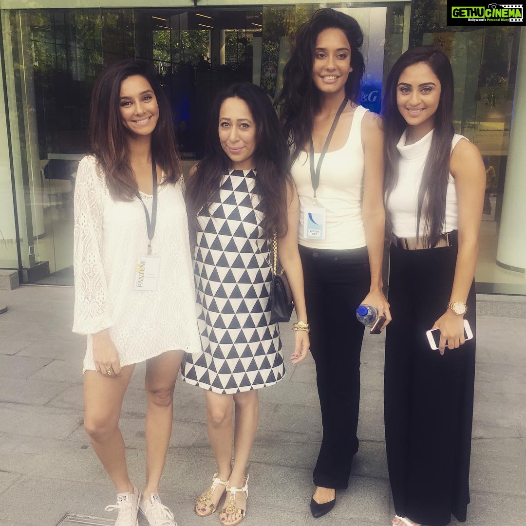 Shibani Dandekar Instagram - uncovered all the secrets at the #PanteneLab today! #PanteneHair #BestEver @lisahaydon @krystledsouza @nandinibhalla